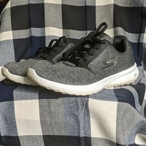 Sketchers goga max shoes